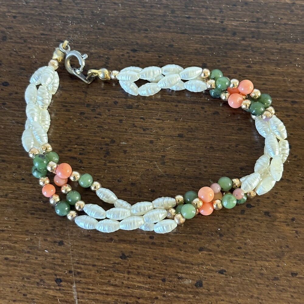 Mother of Pearl Faux Coral & Jade Beaded Bracelet Beachy Cruise Vacation 7.25”